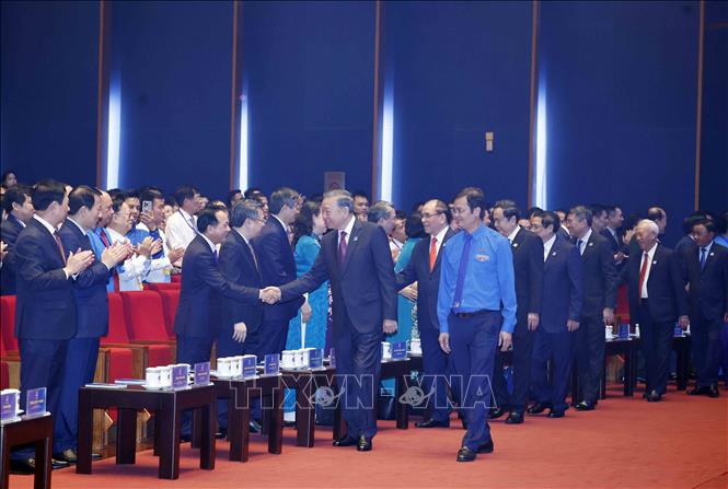 Tổng B&iacute; thư, Chủ tịch nước T&ocirc; L&acirc;m v&agrave; l&atilde;nh đạo, nguy&ecirc;n l&atilde;nh đạo Đảng, Nh&agrave; nước dự Phi&ecirc;n trọng thể Đại hội Đo&agrave;n to&agrave;n quốc lần thứ XIII. Ảnh: Thống Nhất/TTXVN