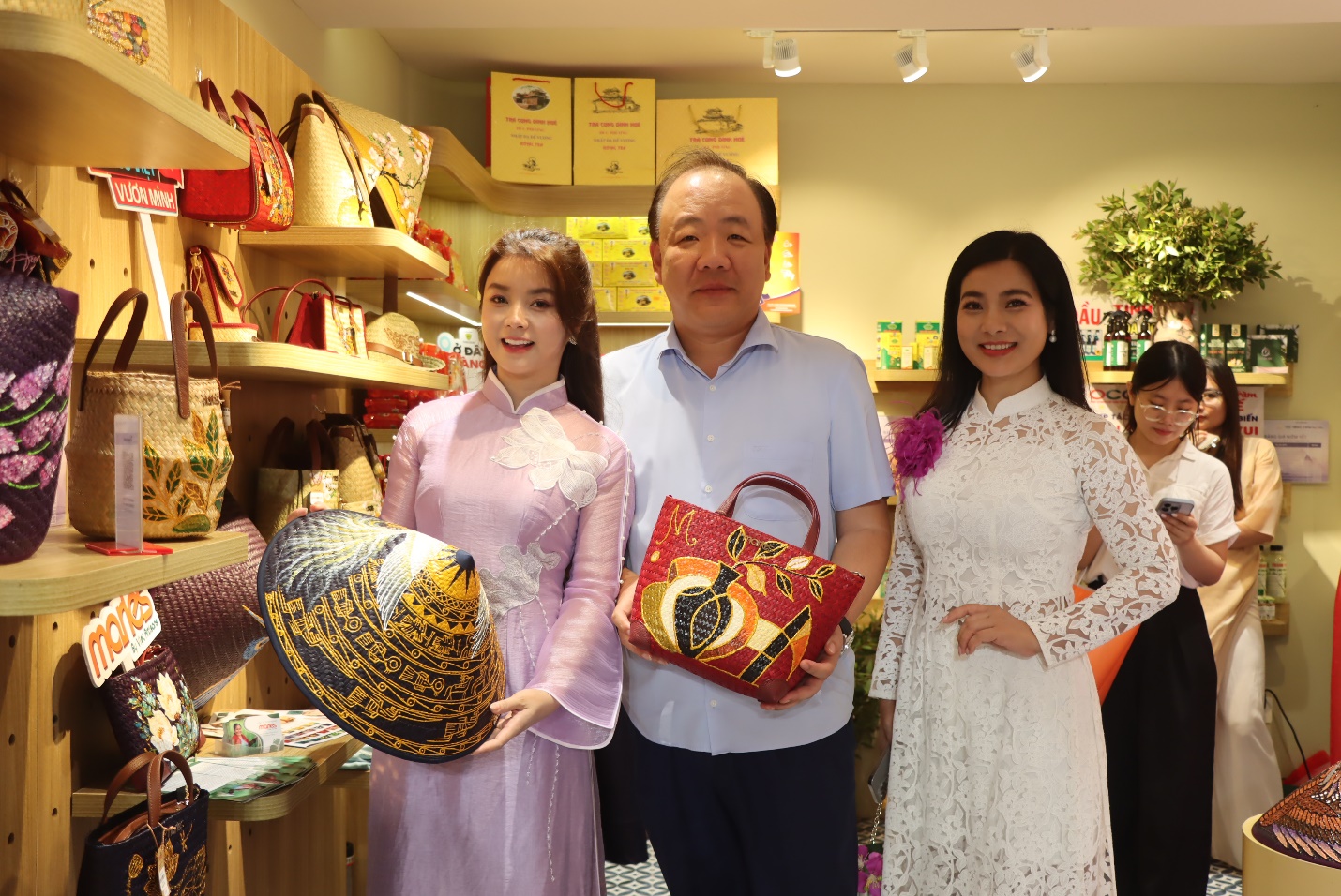 &Ocirc;ng Trần Hữu Linh, Cục trưởng Cục Quản l&yacute; v&agrave; Ph&aacute;t triển thị trường trong nước cho biết, chương tr&igrave;nh 