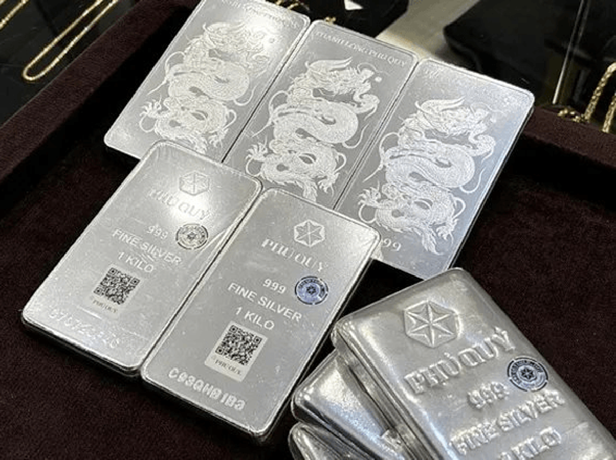 Giá bạc bốc hơi hơn 50% từ đỉnh lịch sử và bài học về tài sản trú ẩn