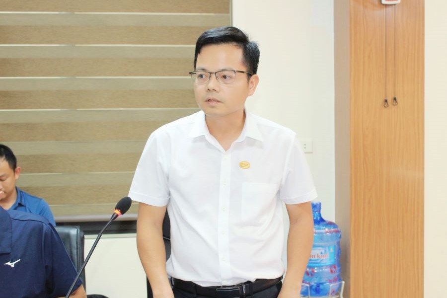 Tổng Gi&aacute;m đốc C&ocirc;ng ty Cổ phần Bệnh viện đa khoa Medic Kỳ Anh L&ecirc; Văn Sa tr&igrave;nh b&agrave;y kế hoạch triển khai dự &aacute;n tại buổi l&agrave;m việc