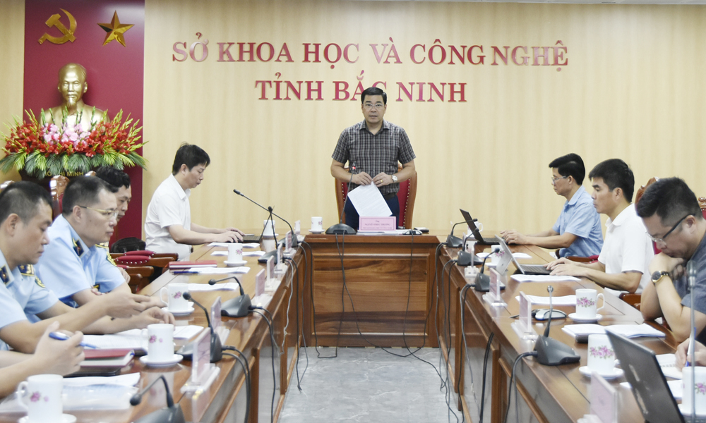 Ph&aacute;t biểu khai mạc, đồng ch&iacute; Nguyễn Ph&uacute;c Thương, Ph&oacute; Gi&aacute;m đốc Sở Khoa học v&agrave; C&ocirc;ng nghệ ph&aacute;t biểu khai mạc hội thảo.