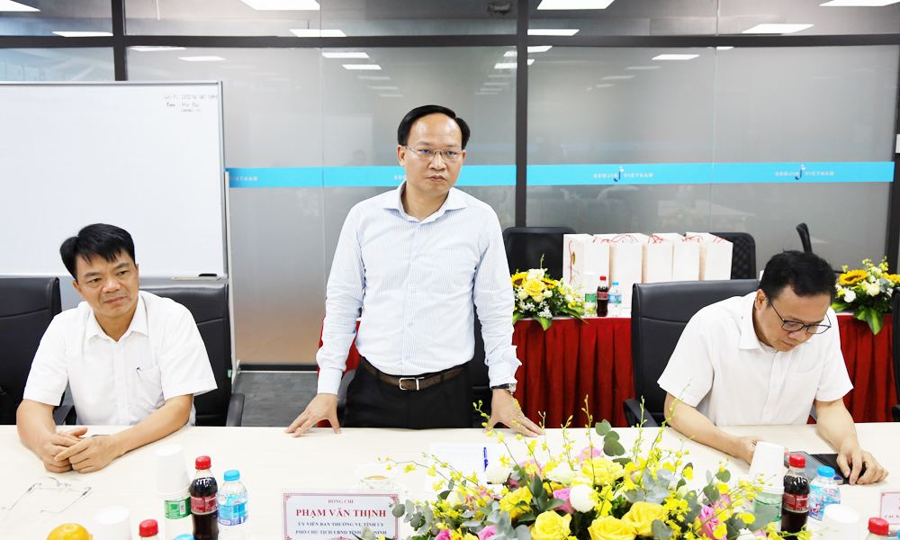 Ph&oacute; Chủ tịch UBND tỉnh Phạm Văn Thịnh tiếp thu c&aacute;c kiến nghị, đề xuất của C&ocirc;ng ty tr&aacute;ch nhiệm hữu hạn Seojin Việt Nam (Khu c&ocirc;ng nghiệp Song Kh&ecirc;- Nội Ho&agrave;ng).