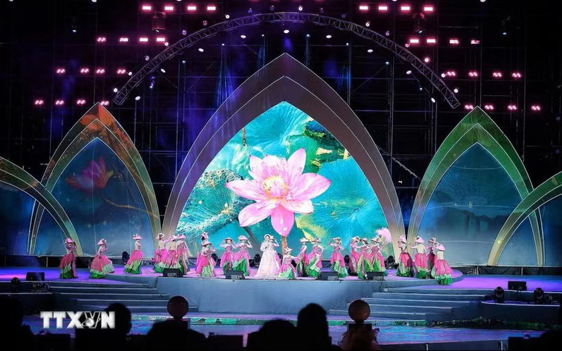 Khai mạc Lễ hội Sen Hà Nội 2026, tôn vinh di sản và đánh thức tiềm năng du lịch Hồ Tây