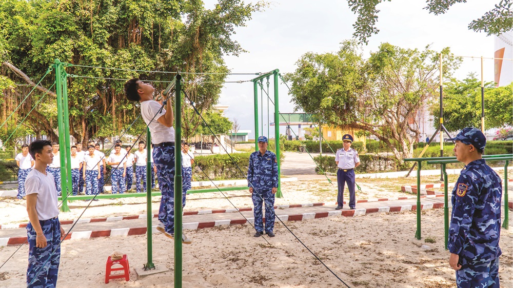 T&iacute;ch cực r&egrave;n luyện thể lực, sẳn s&agrave;ng nhận v&agrave; ho&agrave;n th&agrave;nh tốt nhiệm vụ trong mọi t&igrave;nh huống