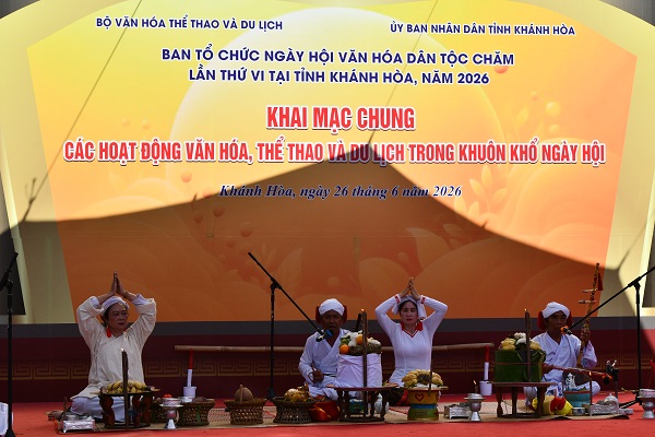 Khai mạc chung c&aacute;c hoạt động VHTTDL trong khu&ocirc;n khổ ng&agrave;y hội