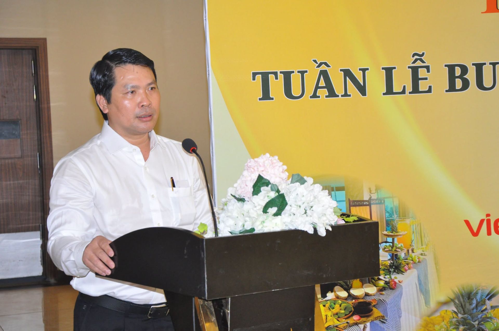 Gi&aacute;m đốc Sở C&ocirc;ng Thương Cần Thơ H&agrave; Vũ Sơn ph&aacute;t biểu khai mạc.