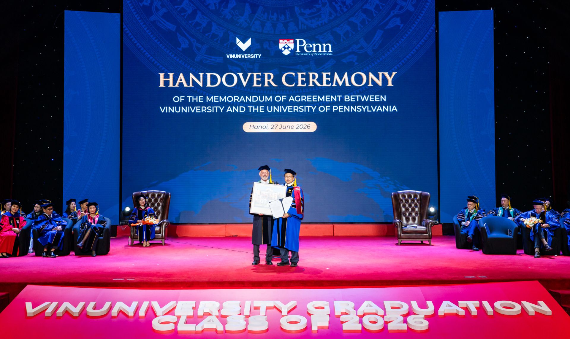 Ảnh 6. VinUni v&agrave; U Penn k&yacute; kết Thỏa thuận n&acirc;ng tầm hợp t&aacute;c mới