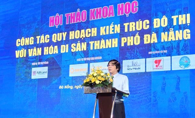 &Ocirc;ng Trần Ngọc Ch&iacute;nh - Chủ tịch Hội Quy hoạch ph&aacute;t triển đ&ocirc; thị Việt Nam ph&aacute;t biểu đề dẫn tại Hội thảo.