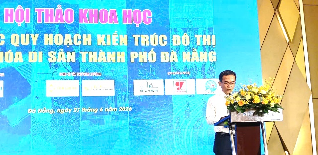 &Ocirc;ng Đinh Thế Vinh - Chủ tịch Hội Quy hoạch ph&aacute;t triển đ&ocirc; thị TP. Đ&agrave; Nẵng ph&aacute;t biểu bế mạc Hội thảo.