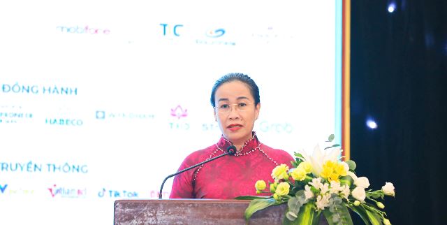 B&agrave; Nguyễn Thị Anh Thi - Ph&oacute; Chủ tịch UBND TP. Đ&agrave; Nẵng, đồng Trưởng Ban Tổ chức DANAFF IV ph&aacute;t biểu tại họp b&aacute;o.