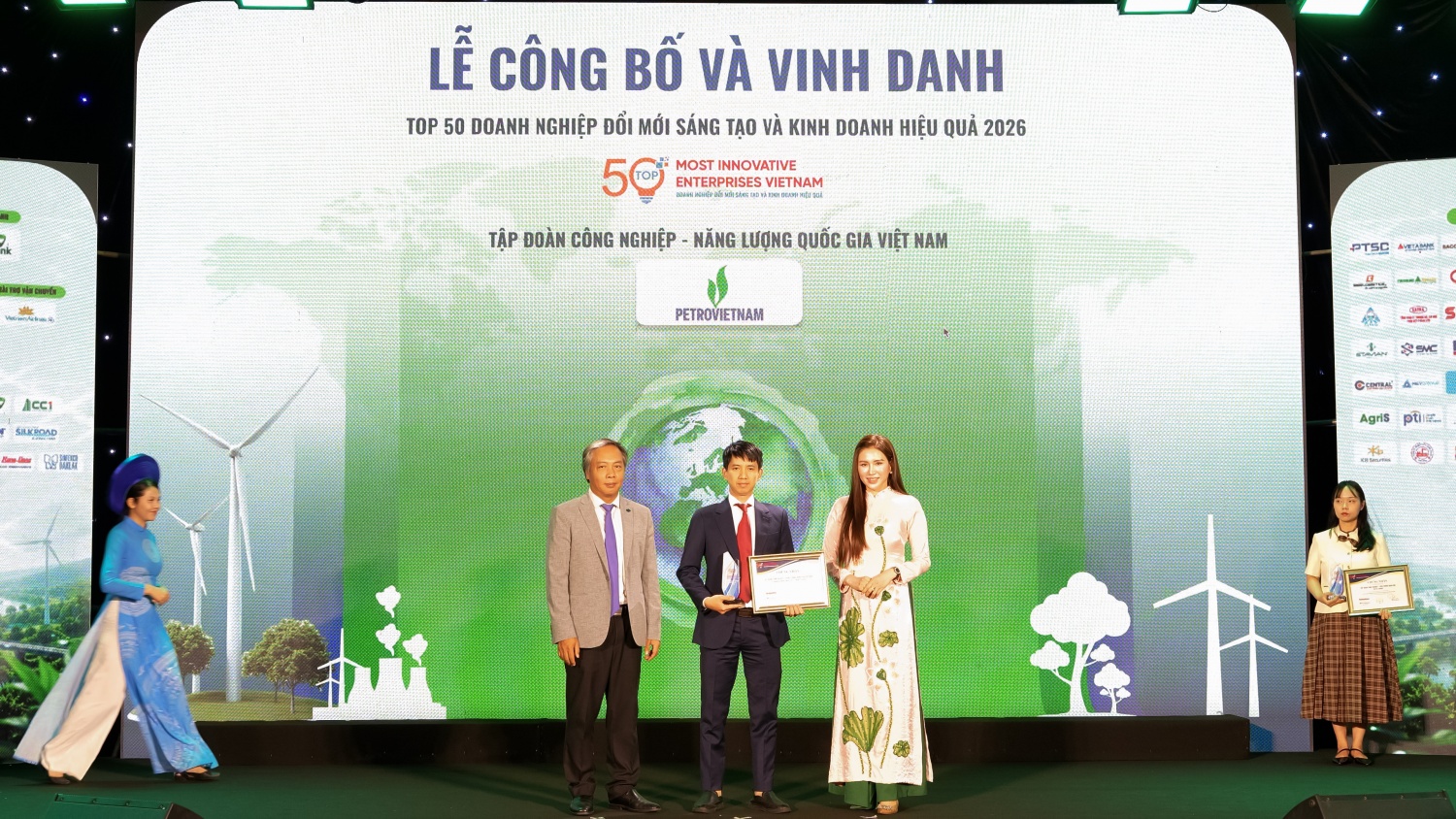 Petrovietnam khẳng định vị thế với danh hiệu Top đầu Doanh nghiệp Đổi mới sáng tạo và Kinh doanh hiệu quả năm 2026