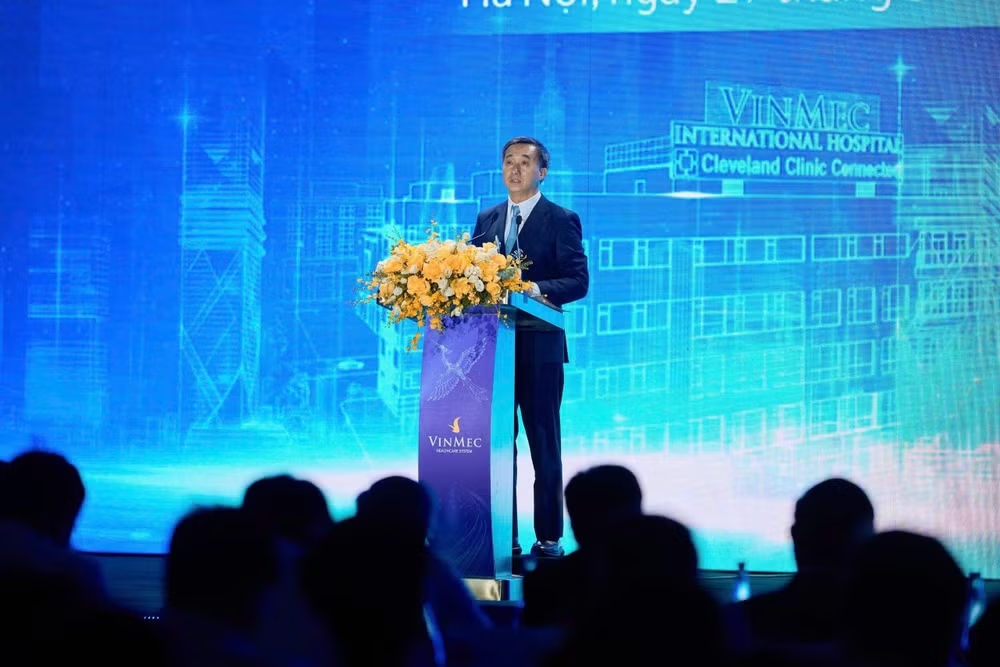 Gi&aacute;o sư, Tiến sĩ, b&aacute;c sĩ Trần Văn Thuấn, Thứ trưởng Y tế, Chủ tịch Hội đồng Y khoa Quốc gia ph&aacute;t biểu tại chương tr&igrave;nh.