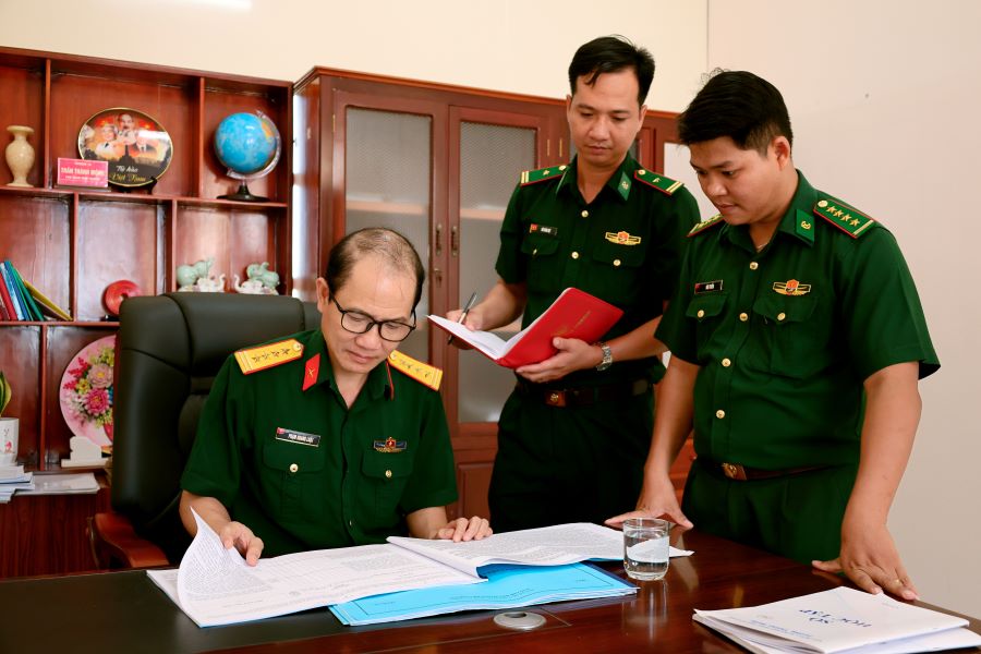 Kiểm tra hệ thống văn kiện tham mưu t&aacute;c chiến