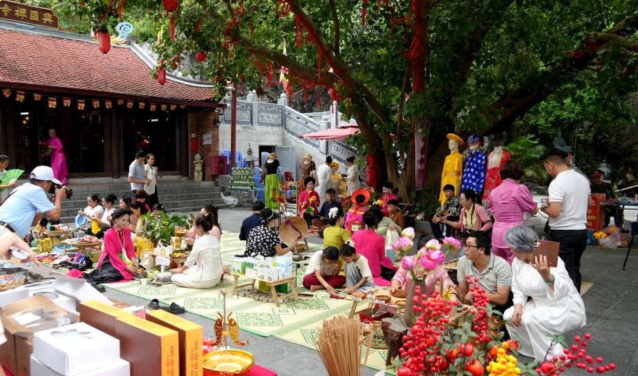 Kh&ocirc;ng gian trải nghiệm văn h&oacute;a Việt.