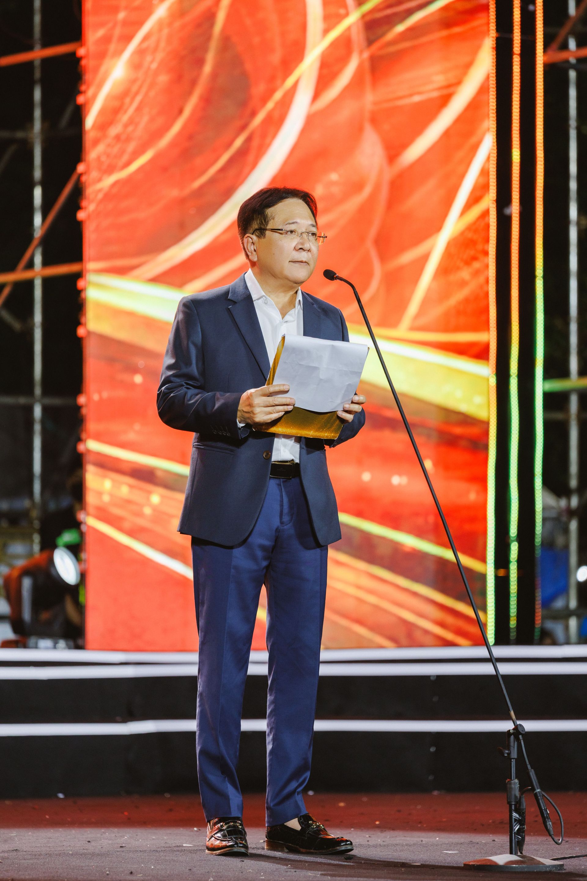 NSND Vương Duy Bi&ecirc;n, Nguy&ecirc;n Thứ trưởng Bộ Văn ho&aacute;, Thể thao v&agrave; Du lịch &ndash; Ph&oacute; Trưởng Ban Gi&aacute;m khảo phát bi&ecirc;̉u