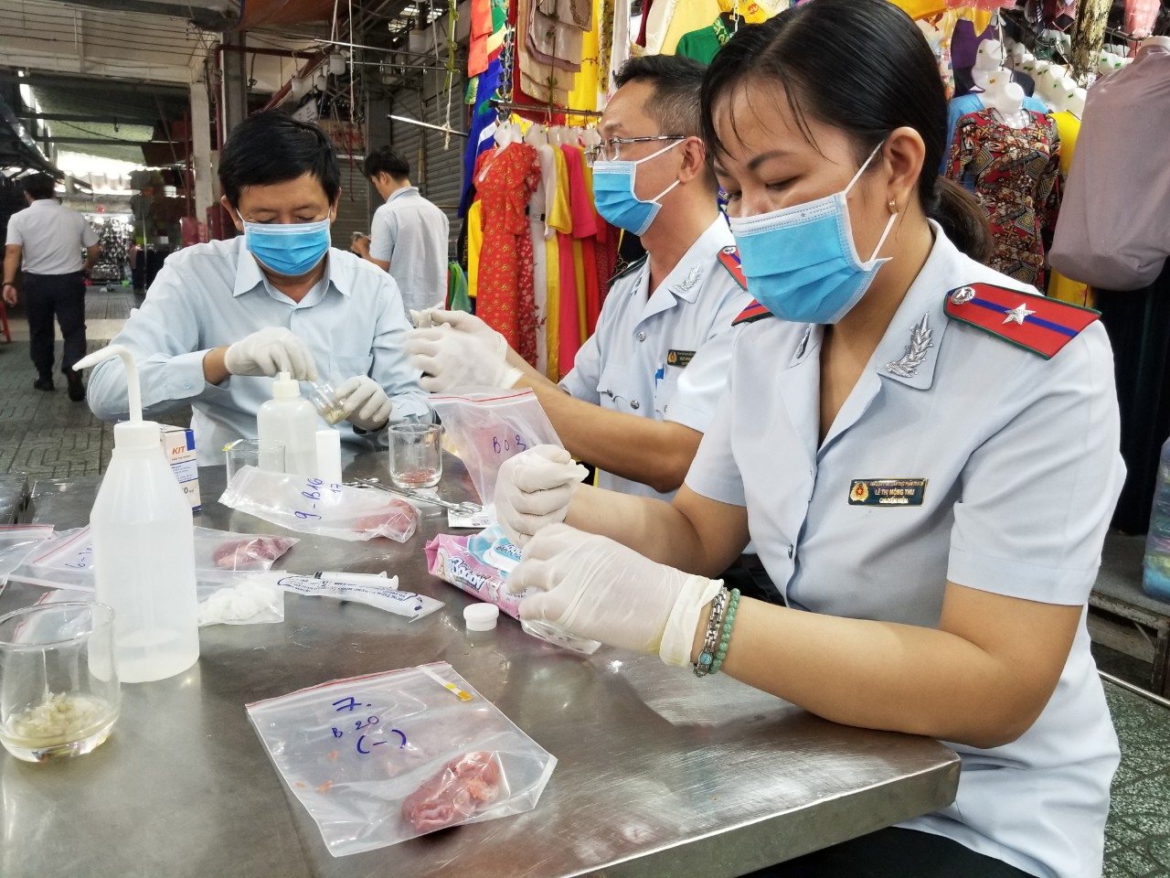 TP.HCM siết chặt kiểm soát an toàn thực phẩm từ khâu lưu thông