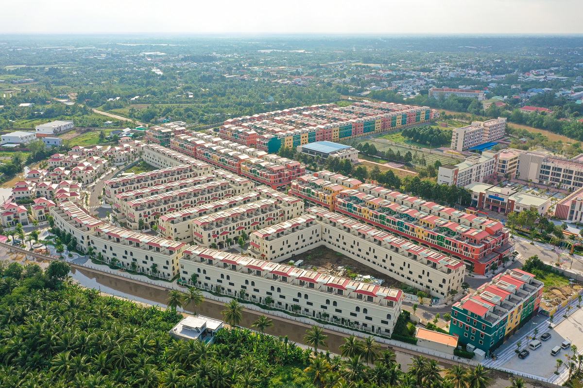 Đ&ocirc; thị đang trở th&agrave;nh động lực tăng trưởng mới của Vĩnh Long. Trong ảnh l&agrave; khu đ&ocirc; thị đồng bộ do T&T Group x&acirc;y dựng tại Vĩnh Long.