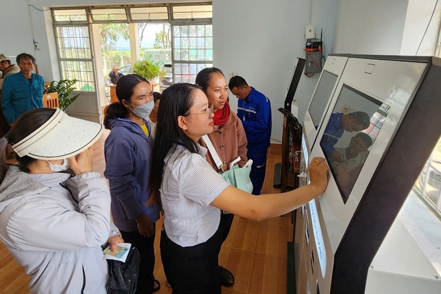 C&aacute;n bộ, c&ocirc;ng chức, vi&ecirc;n chức 2 lần kh&ocirc;ng ho&agrave;n th&agrave;nh nhiệm vụ sẽ bị thay thế. Ảnh: Phương Nam