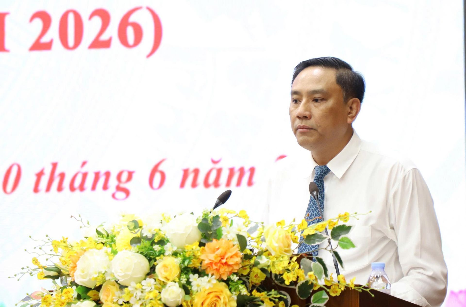 Đồng ch&iacute; Ho&agrave;ng Giang - Ph&oacute; B&iacute; thư Thường trực Tỉnh ủy, Chủ tịch HĐND tỉnh ph&aacute;t biểu Khai mạc Kỳ họp.