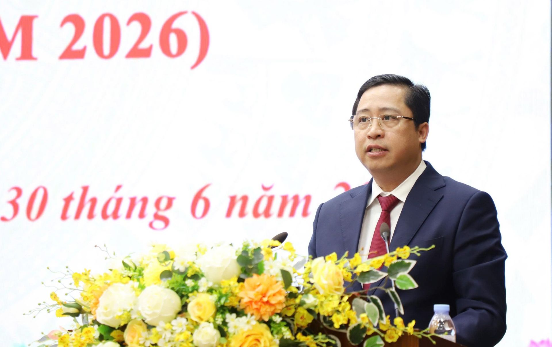 Đồng ch&iacute; Dương Quốc Huy - Ủy vi&ecirc;n Ban Chấp h&agrave;nh Trung ương Đảng, B&iacute; thư Tỉnh ủy ph&aacute;t biểu chỉ đạo kỳ họp.