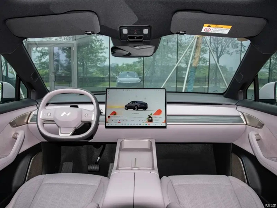 Khoang l&aacute;i của Onvo L60