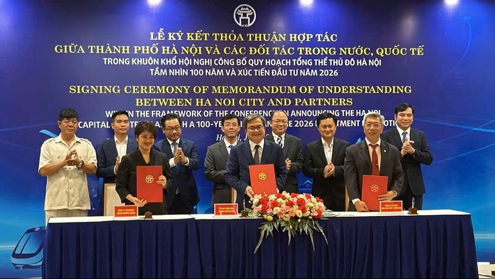 K&yacute; kết ghi nhớ giữa Ủy ban nh&acirc;n d&acirc;n Th&agrave;nh phố H&agrave; Nội v&agrave; Tập đo&agrave;n AMD Việt Nam, C&ocirc;ng ty Cổ phần SunEdu (th&agrave;nh vi&ecirc;n của Tập đo&agrave;n SunElectronics) về hợp t&aacute;c đ&agrave;o tạo ph&aacute;t triển nguồn nh&acirc;n lực chất lượng cao. (Ảnh: BTC)