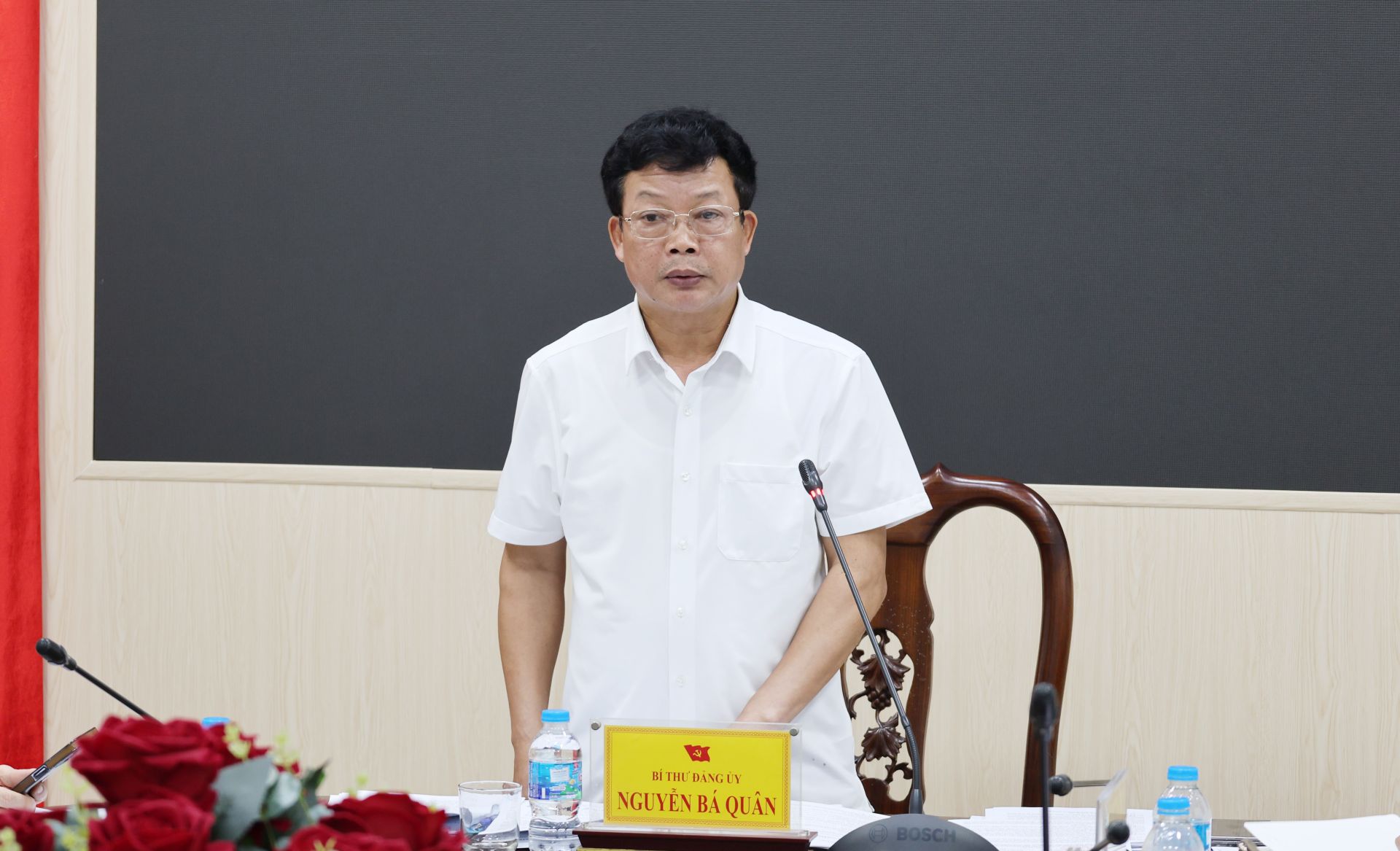 B&iacute; thư Đảng ủy phường Nguyễn B&aacute; Qu&acirc;n ph&aacute;t biểu chỉ đạo hội nghị.