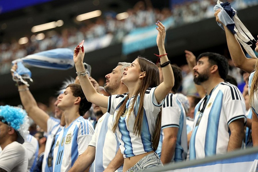 Sự cổ vũ cuồng nhiệt của người h&acirc;m mộ tiếp th&ecirc;m động lực cho Argentina trong chiến dịch chinh phục danh hiệu World Cup thứ tư.