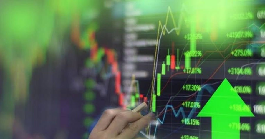 VN-Index vượt lại mốc 1.860 điểm trong phiên cuối tháng, thị trường tiếp tục phân hóa mạnh