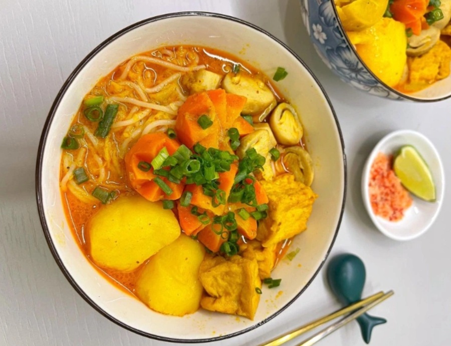 C&agrave; ri chay ăn c&ugrave;ng với b&uacute;n hay cơm đều rất tr&ograve;n vị