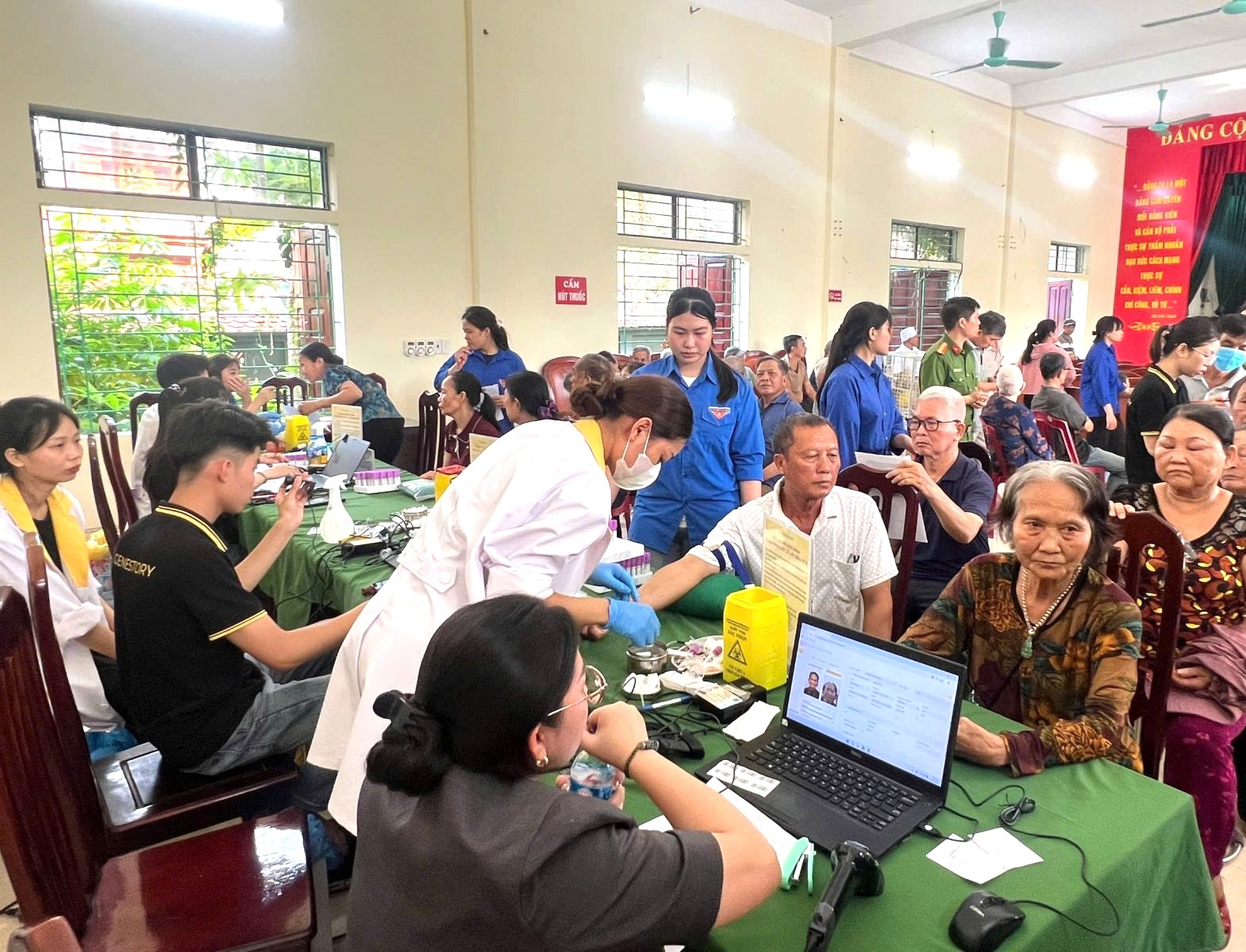 Ninh Bình: Công an phường Vị Khê quyết liệt triển khai thu nhận mẫu ADN thân nhân liệt sĩ
