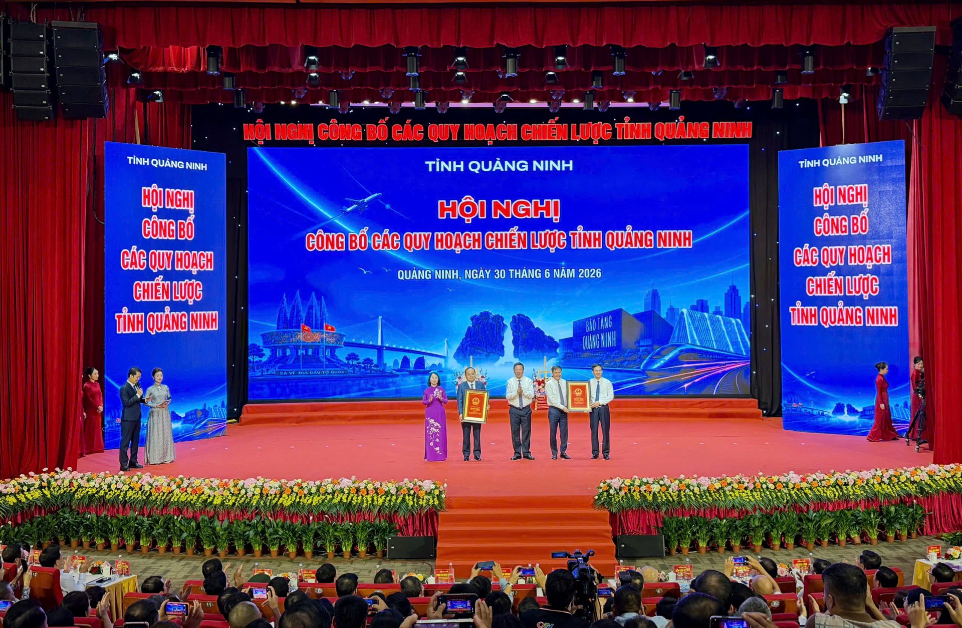 Công bố 5 quy hoạch chiến lược tỉnh Quảng Ninh