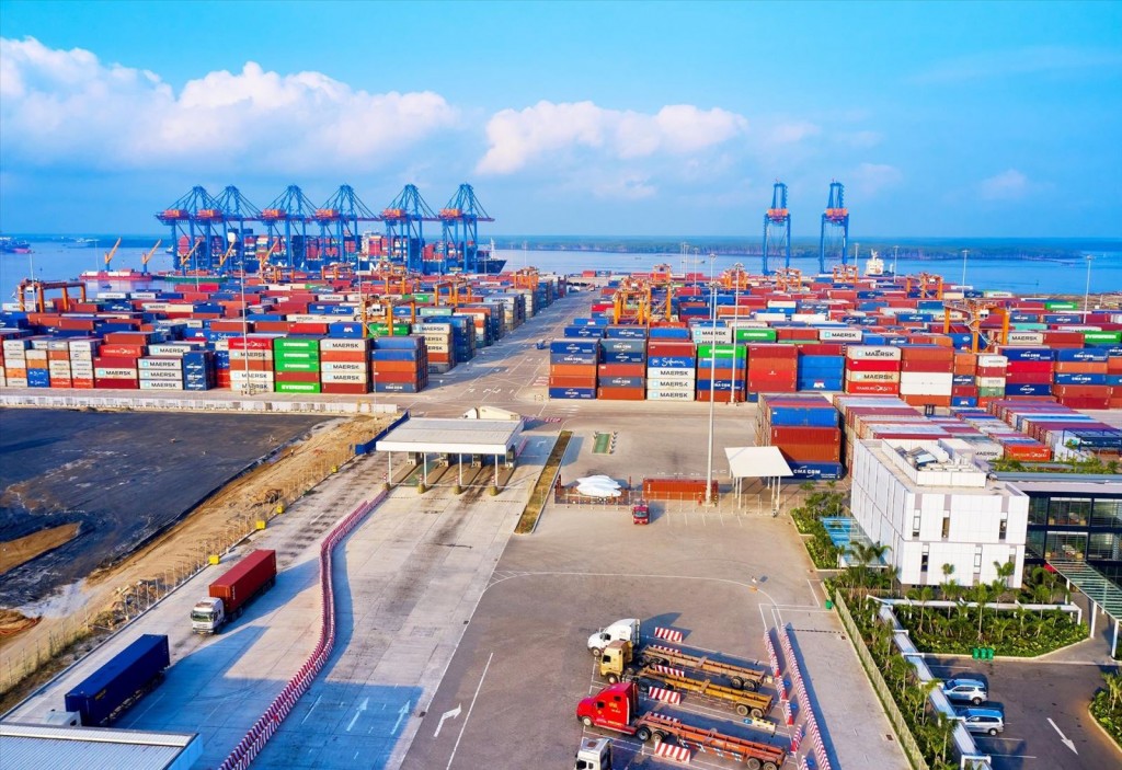 Thương mại Việt Nam - Trung Quốc tăng tốc, kim ngạch gần chạm mốc 123 tỷ USD