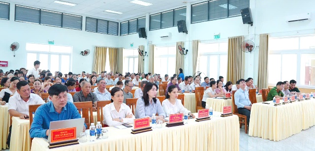 Đại biểu tham dự hội nghị.