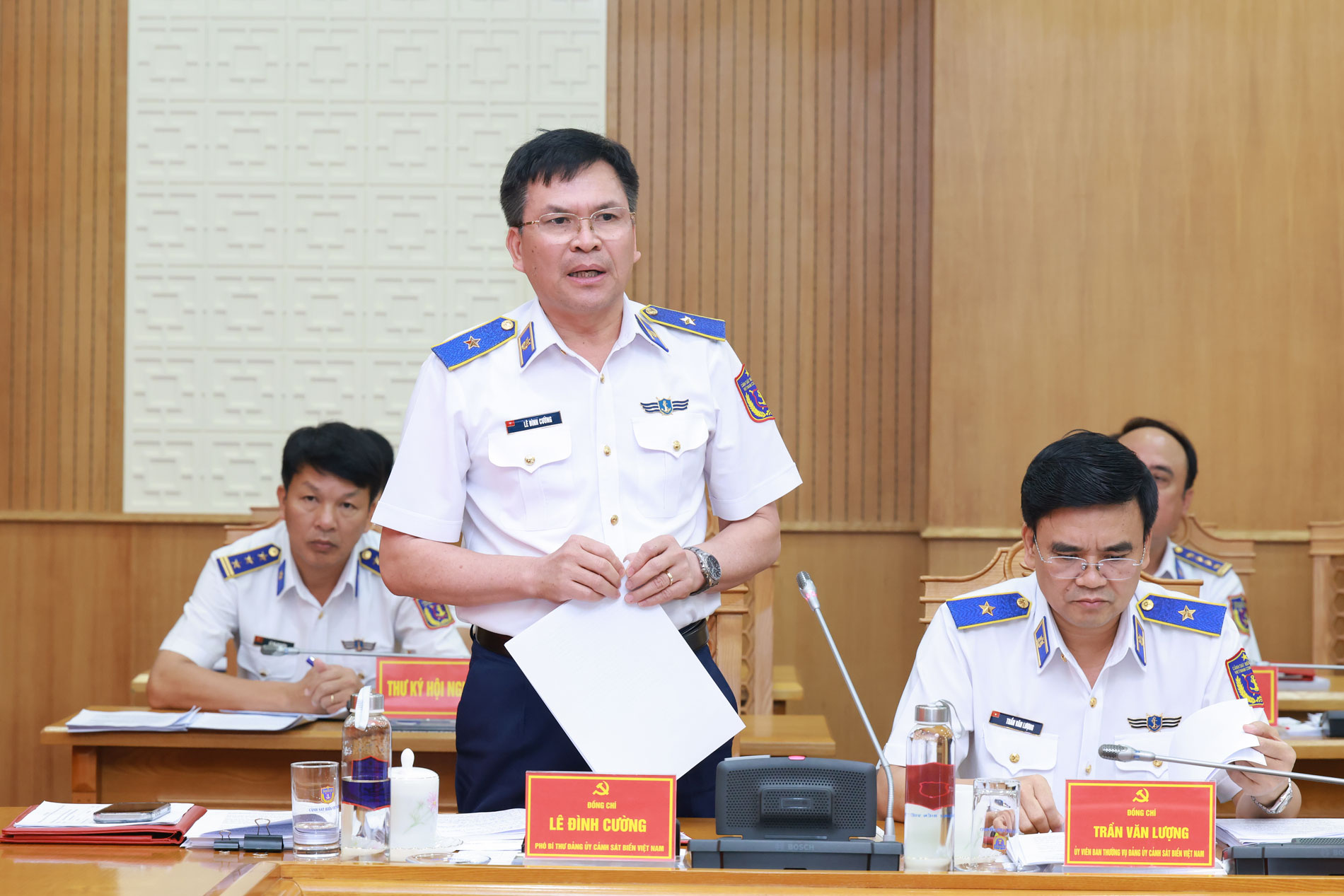 Thiếu tướng Lê Đình Cường - Tư lệnh Cảnh sát biển Việt Nam phát biểu tại Hội nghị. Thiếu tướng Lê Đình Cường - Tư lệnh Cảnh sát biển Việt Nam phát biểu tại Hội nghị.