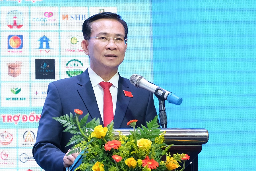Đồng chí Hồ Văn Mười, Ủy viên Ban Chấp hành Trung ương Đảng, Phó Bí thư Tỉnh ủy, Chủ tịch UBND tỉnh ghi nhận, đánh giá cao và biểu dương những nỗ lực của Hiệp hội Doanh nghiệp tỉnh cùng toàn thể doanh nhân, doanh nghiệp trên địa bàn. Đồng chí Hồ Văn Mười, Ủy viên Ban Chấp hành Trung ương Đảng, Phó Bí thư Tỉnh ủy, Chủ tịch UBND tỉnh ghi nhận, đánh giá cao và biểu dương những nỗ lực của Hiệp hội Doanh nghiệp tỉnh cùng toàn thể doanh nhân, doanh nghiệp trên địa bàn.
