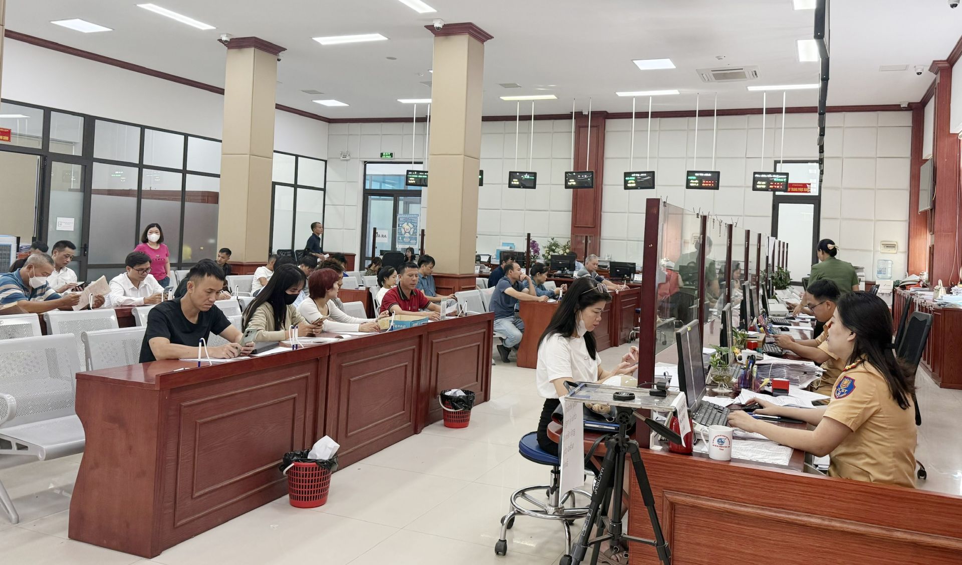 6 tháng đầu năm, tỉnh Thái Nguyên giải quyết hơn 1.900 hồ sơ theo cơ chế “luồng xanh”