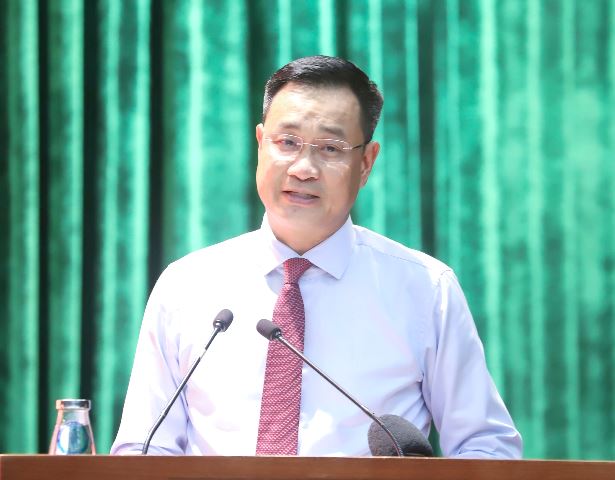 &Ocirc;ng L&ecirc; Ngọc Quang, B&iacute; thư Th&agrave;nh ủy Đ&agrave; Nẵng ph&aacute;t biểu tại hội nghị. Ảnh: Ngọc Ph&uacute;