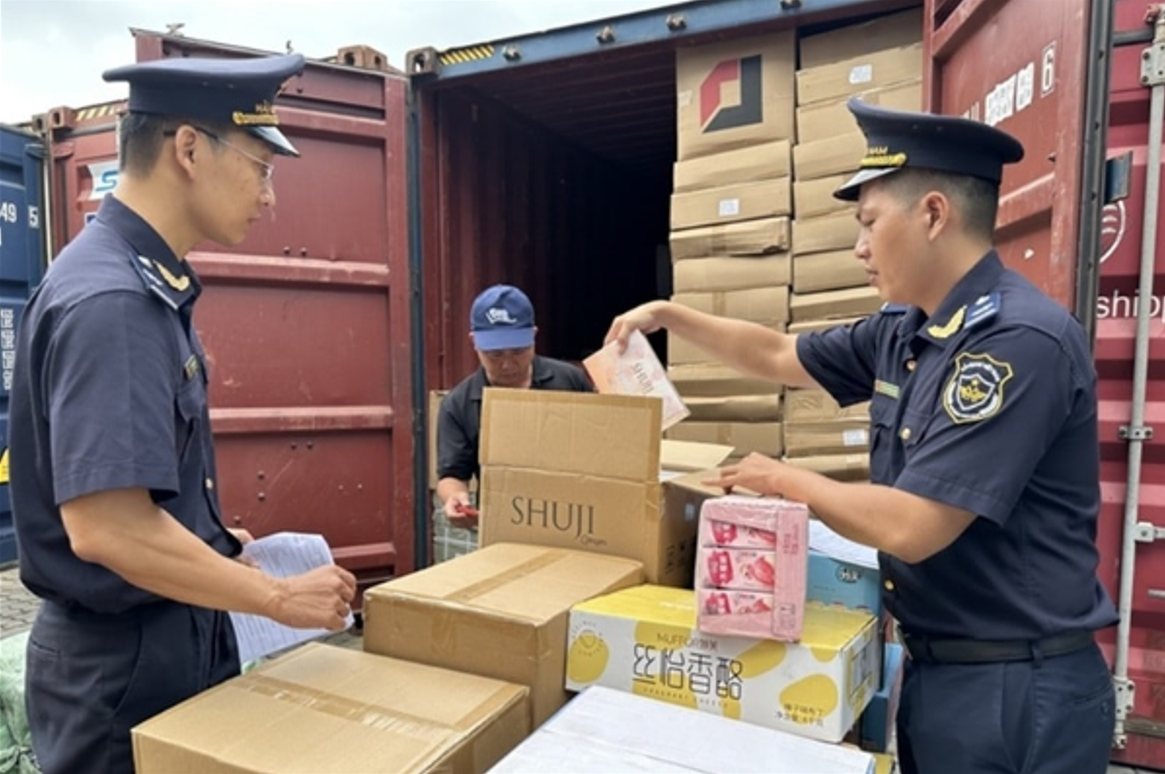 Hoạt động nghiệp vụ của công chức Chi cục Hải quan khu vực III. Ảnh: kv03.customs.gov.vn/ Hoạt động nghiệp vụ của công chức Chi cục Hải quan khu vực III. Ảnh: kv03.customs.gov.vn/