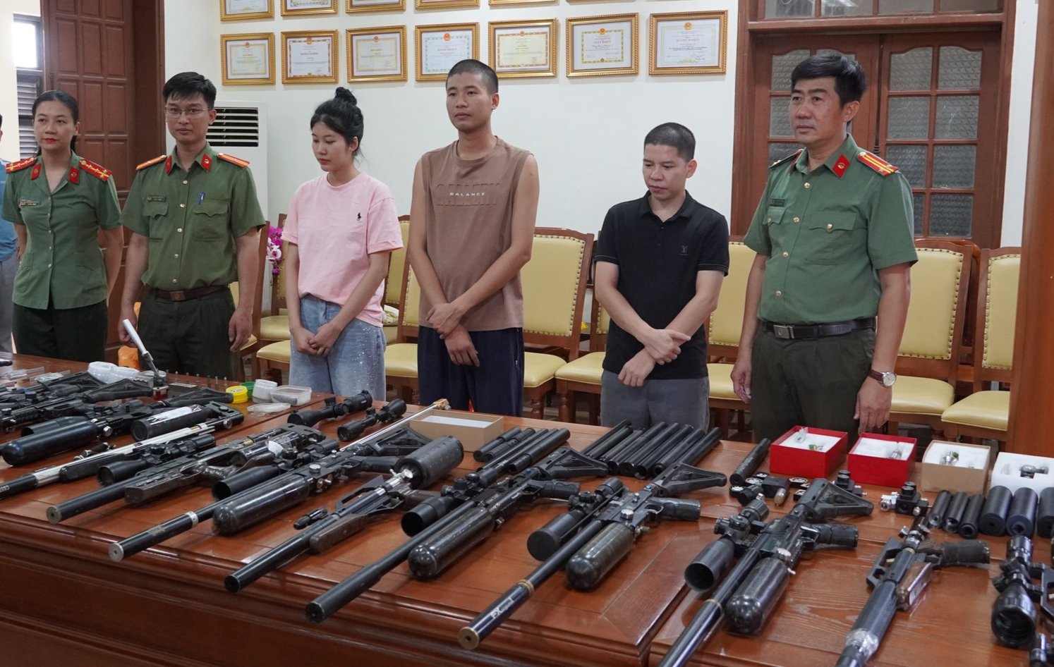 Quảng Trị: Đăng ký nhà cái M88 đường dây chế tạo, mua bán vũ khí quân dụng quy mô lớn trên không gian mạng