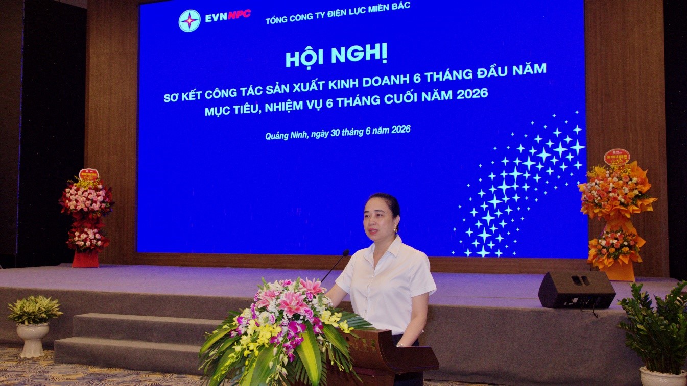 Bà Đỗ Nguyệt Ánh – Chủ tịch Hội đồng thành viên EVNNPC phát biểu chỉ đạo tại Hội nghị sơ kết công tác sản xuất kinh doanh 6 tháng đầu năm 2026, đánh giá toàn diện kết quả thực hiện nhiệm vụ 6 tháng đầu năm và định hướng các giải pháp trọng tâm nhằm hoàn thành toàn diện kế hoạch năm 2026 Bà Đỗ Nguyệt Ánh – Chủ tịch Hội đồng thành viên EVNNPC phát biểu chỉ đạo tại Hội nghị sơ kết công tác sản xuất kinh doanh 6 tháng đầu năm 2026, đánh giá toàn diện kết quả thực hiện nhiệm vụ 6 tháng đầu năm và định hướng các giải pháp trọng tâm nhằm hoàn thành toàn diện kế hoạch năm 2026