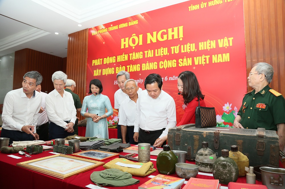 Hưng Yên phát động hiến tặng tài liệu, tư liệu, hiện vật xây dựng Bảo tàng Đảng Cộng sản Việt Nam Hưng Yên phát động hiến tặng tài liệu, tư liệu, hiện vật xây dựng Bảo tàng Đảng Cộng sản Việt Nam
