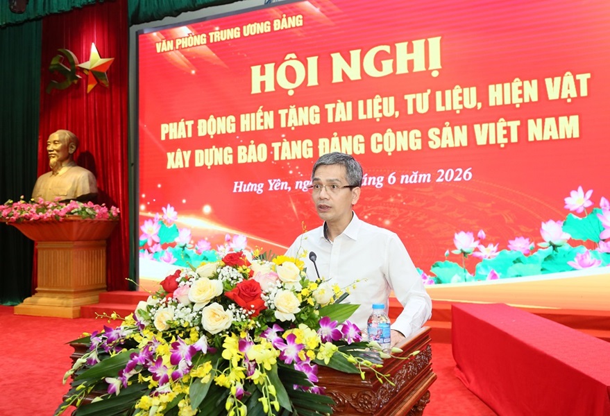 Ông Võ Thành Hưng, Phó Chánh Văn phòng Trung ương Đảng phát biểu tại hội nghị. Ông Võ Thành Hưng, Phó Chánh Văn phòng Trung ương Đảng phát biểu tại hội nghị.