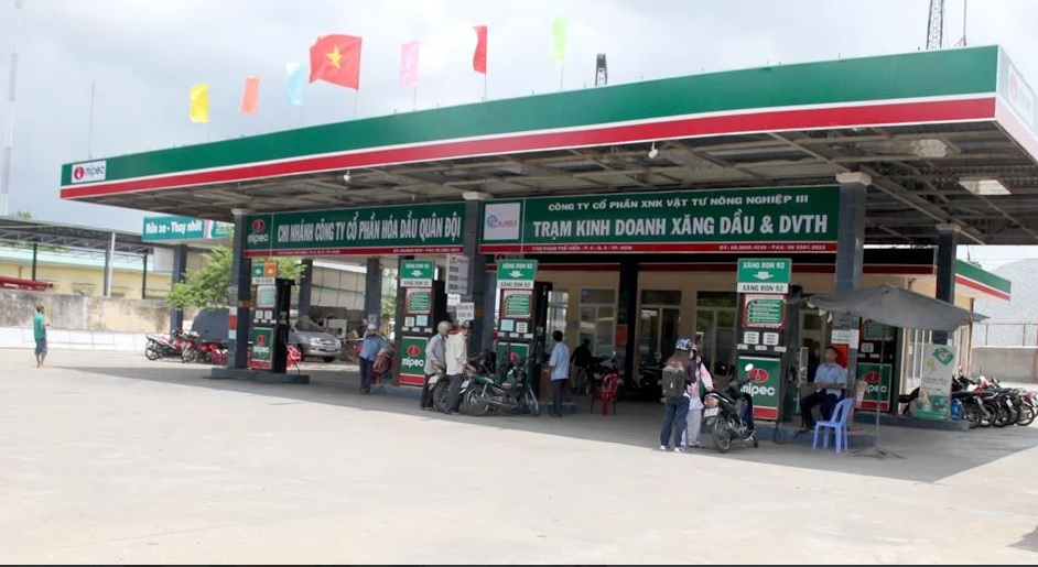 Giá xăng dầu hôm nay 2/7: Giảm hơn 1%