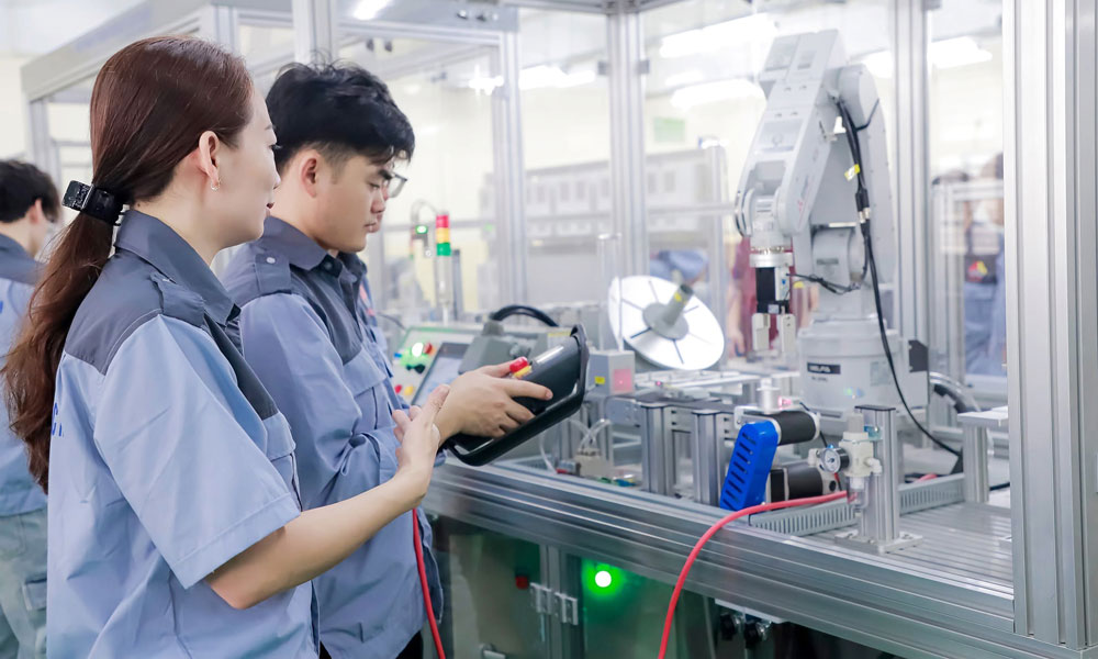 Trường Cao đẳng Công nghiệp Bắc Ninh ứng dụng công nghệ vào đào tạo nhân lực. Trường Cao đẳng Công nghiệp Bắc Ninh ứng dụng công nghệ vào đào tạo nhân lực.