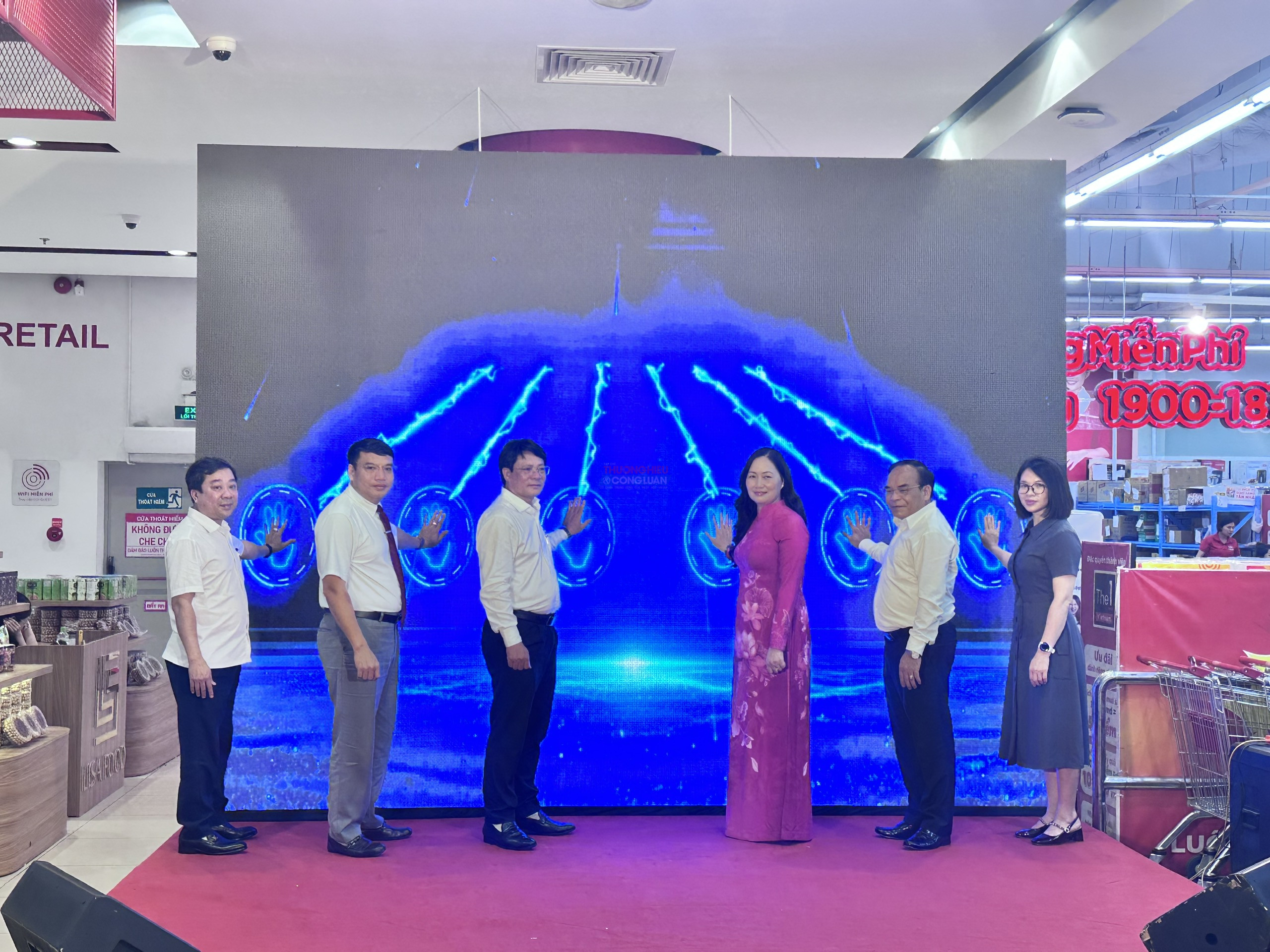 Nghi thức bấm nút chính thức phát động Tháng Khuyến mại Hải Phòng 2026 Nghi thức bấm nút chính thức phát động Tháng Khuyến mại Hải Phòng 2026