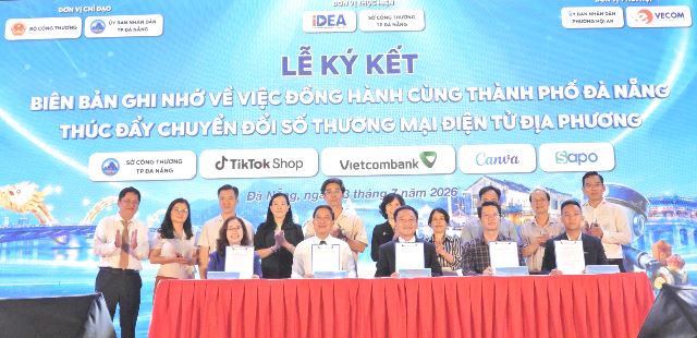 Nghi thức ký kết biên bản ghi nhớ hợp tác tại chương trình. Nghi thức ký kết biên bản ghi nhớ hợp tác tại chương trình.