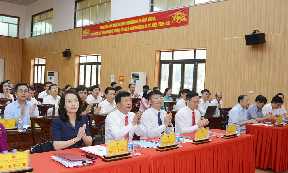 Các đại biểu dự hội nghị. Các đại biểu dự hội nghị.