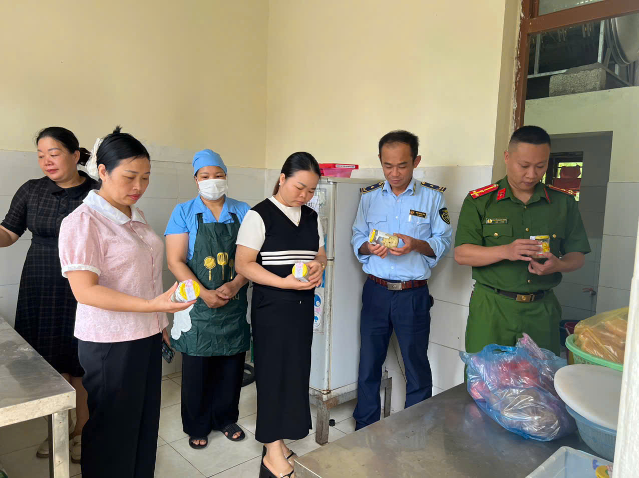 Lạng Sơn: Xử phạt 16 cơ sở kinh doanh vi phạm quy định về an toàn thực phẩm
