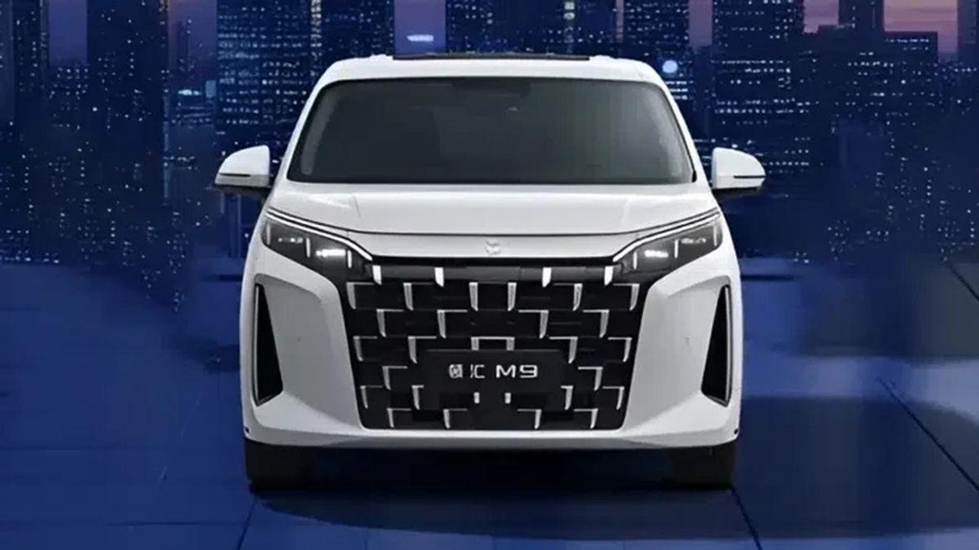 BYD mở rộng phân khúc vận tải hành khách với MPV Linghui M9